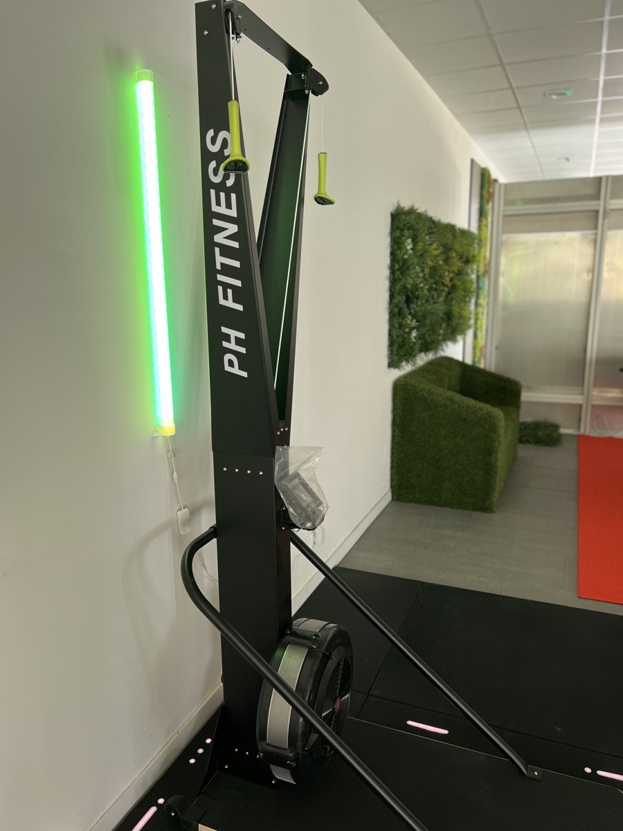 Beleuchtete Trainingsstation mit MYsmartzone Zonenanzeige in Blau