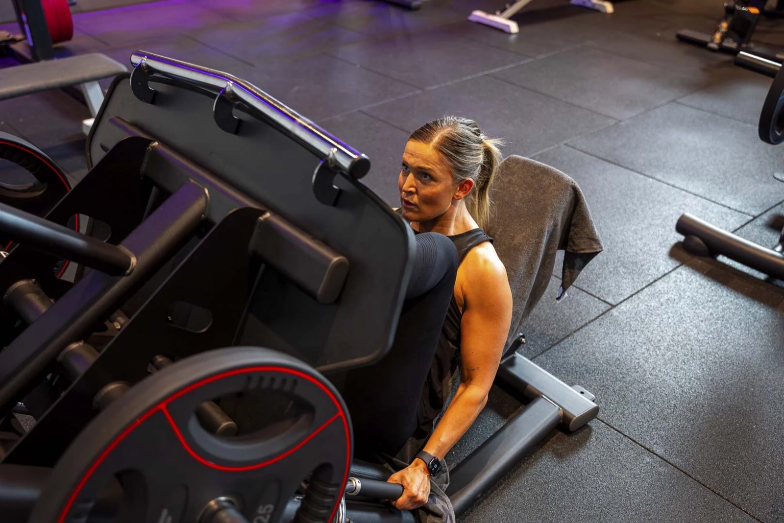 Trainingsfläche von fiorsports in einem modernen Fitnessstudio